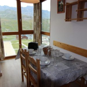 ⭐️ ⭐️ ⭐️ RAND. LOCATIONS Studio - 4 personas